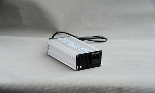 <b>磷酸鐵大香蕉啪啪啪池組能用鉛酸電池充電器充電嗎?</b>
