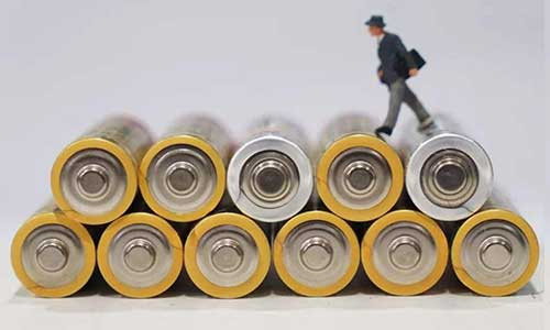 <b>購買電動車大香蕉啪啪啪池除了價格還要關注哪些因素</b>